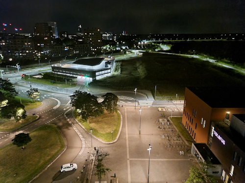 nachtelijk uitzicht vanuit het ziekenhuis