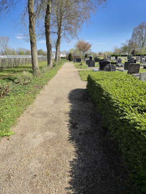 schoon pad op het kerkhof 2026