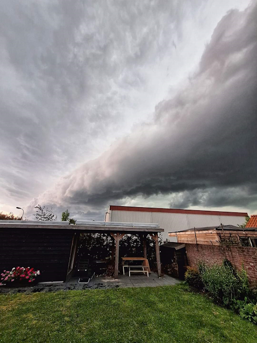 shelfcloud boven zaltbommel, foto door rick fransen