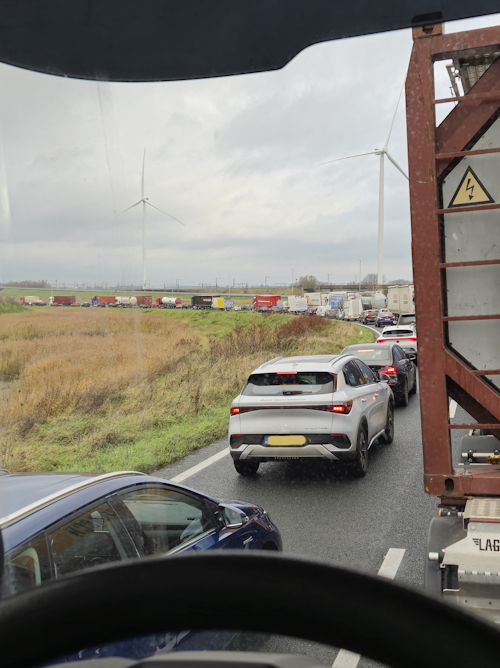 verkeersinfarct op de A17